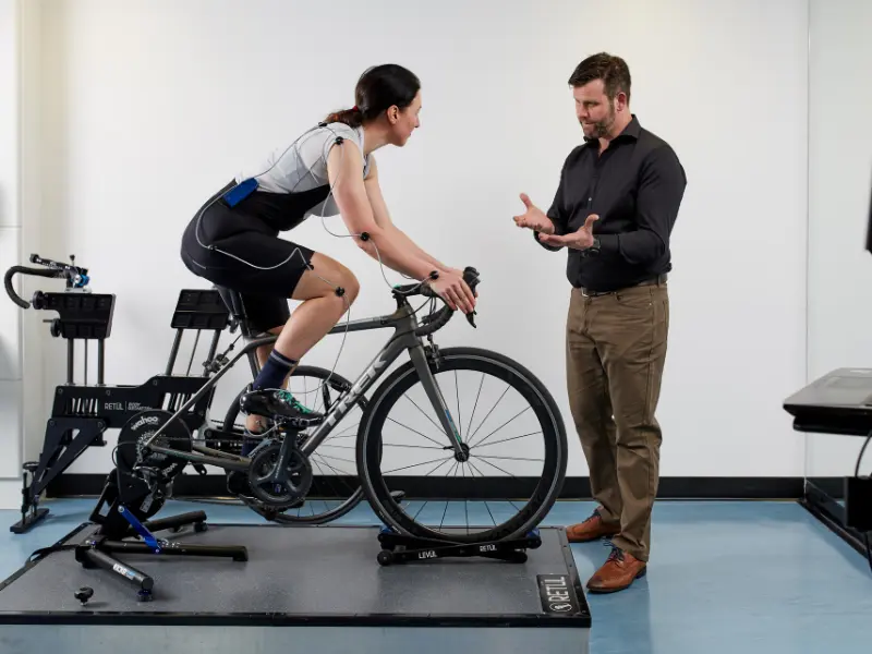 Phil Burt provides bike fit to a women